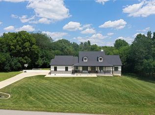 816 Eve Orchid Dr, Greenwood, MO 64034