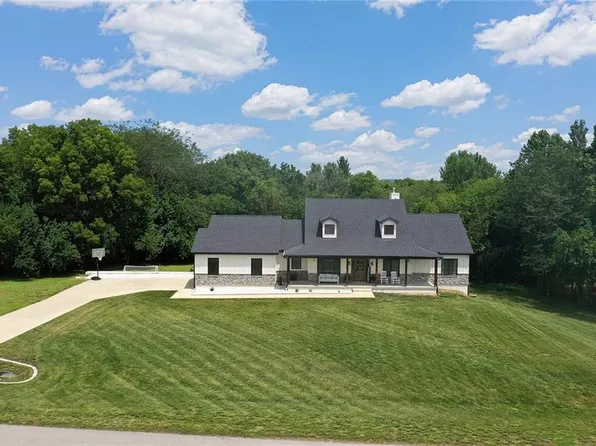 816 Eve Orchid Dr, Greenwood, MO 64034