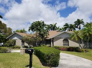 8221 SW 183rd St, Palmetto Bay, FL 33157
