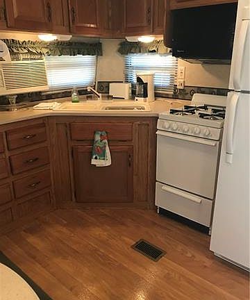 4th image of 110 S Cardinal Dr