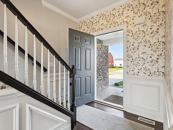 5th image of 58219 Silvergrass Dr