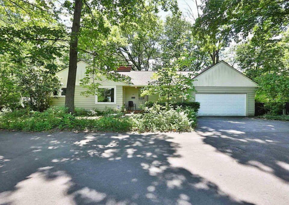 1st image of 480 Parkview Dr