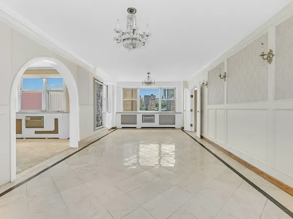 1175 York Avenue PHB4 image 2 of 11