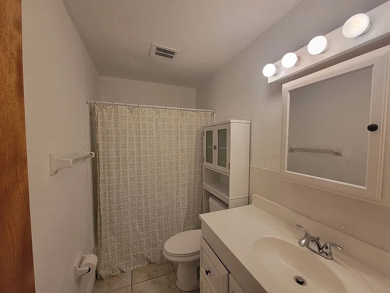 GC1054 — Photo 5