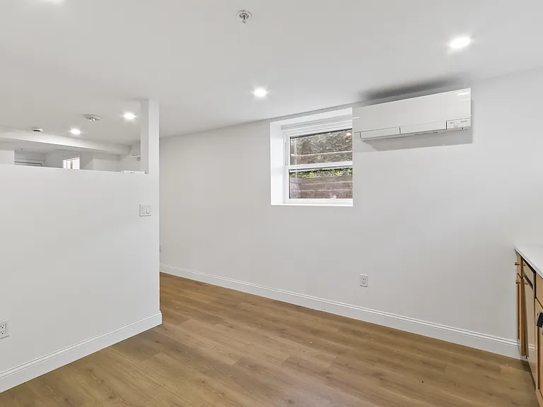 261 Bradley St #SB — Photo 8