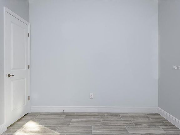 5th image of 330 Gardenia Ave