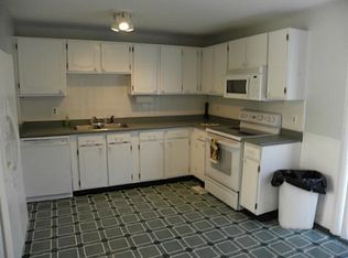 2 Sundew Ln, West Henrietta, NY 14586