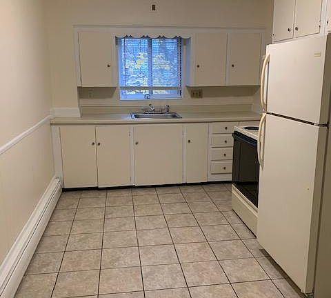 2nd image of 101 N Broadway #2