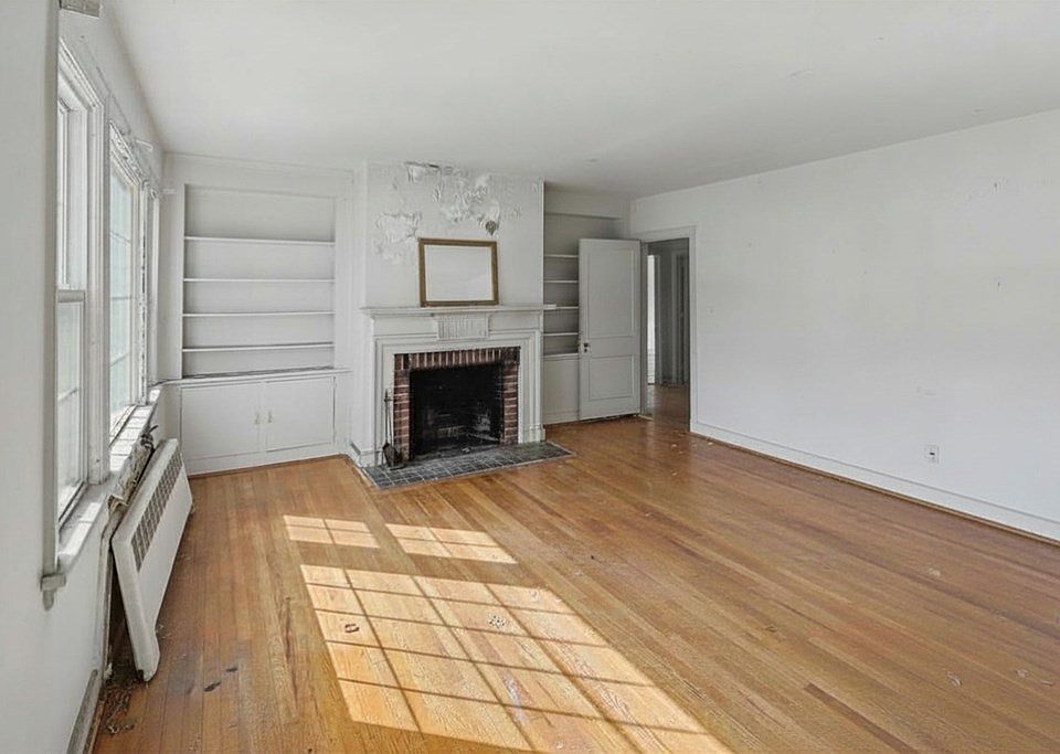 7th image of 379 Old Rock Rd