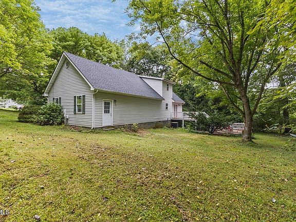 5th image of 105 Beech Ln