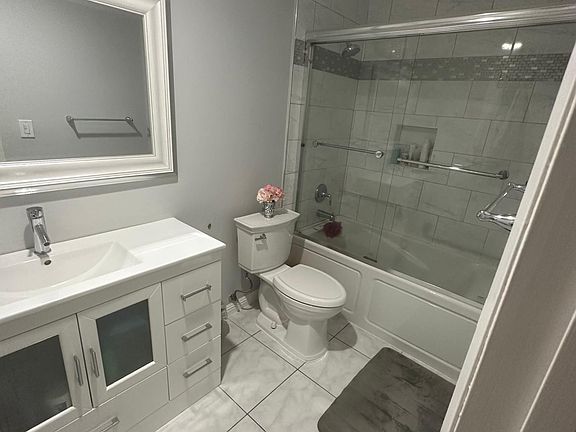 4th image of 8720 Wyngate St #1/4