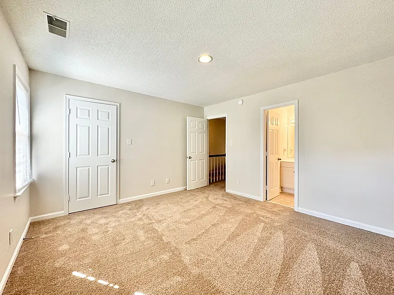 3716 Greenes Xing — Photo 19