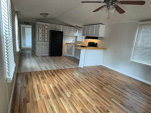 4th image of 141 Hershey Cir