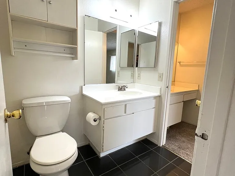 319 Josie Cir — Photo 12