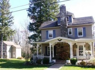 255 Lake Rd, Canadensis, PA 18325