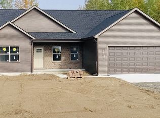 2535 Jacalyn Ln, North Branch, MI 48461