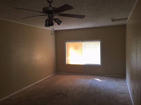 4th image of 2609 Wah Ave