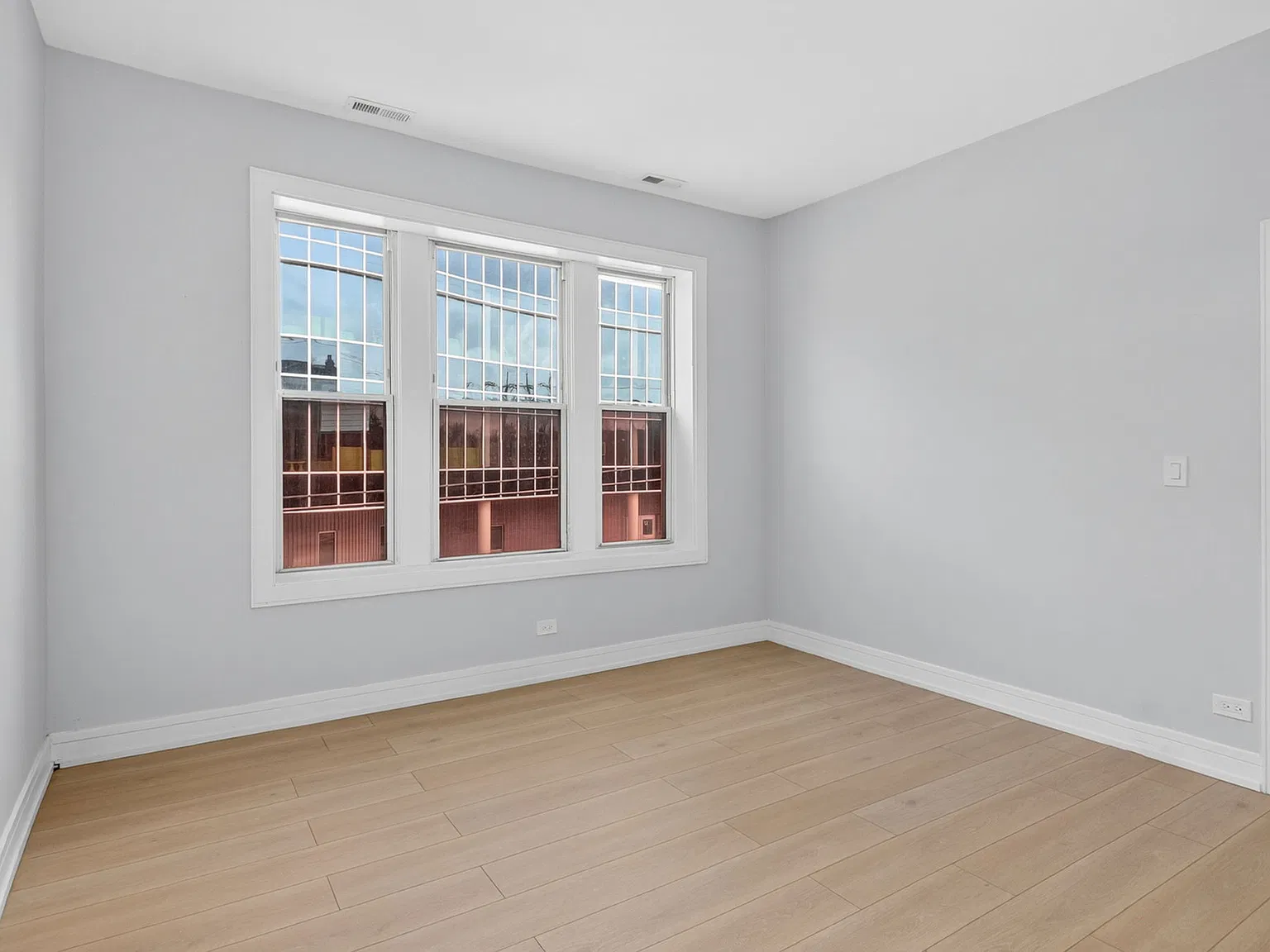 2 bed, $1,900 — Photo 4