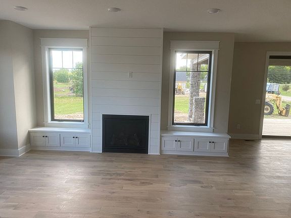 5th image of 7013 Emerald Dr