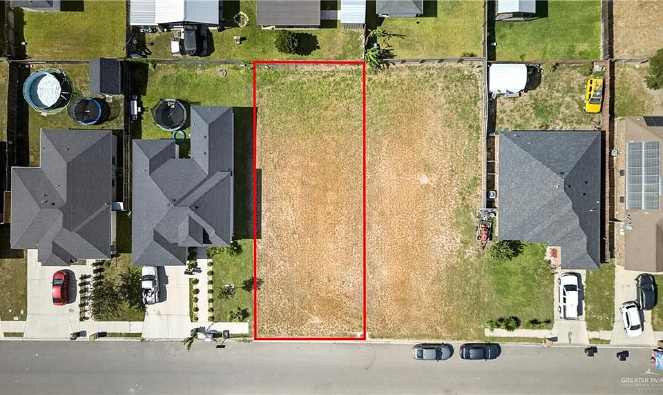 1st image of 926 W Dawes Ave