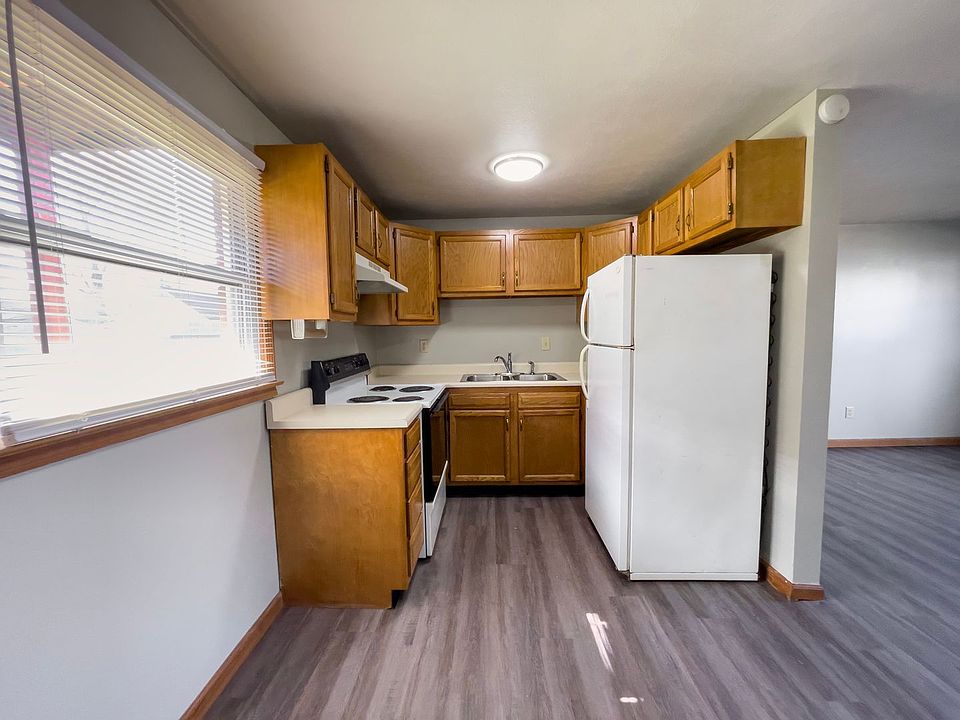 1st image of 127 W Jackson St #B29148ca5
