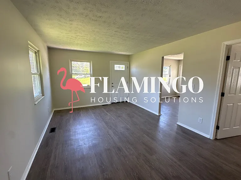 1272 Clement Ave — Photo 3