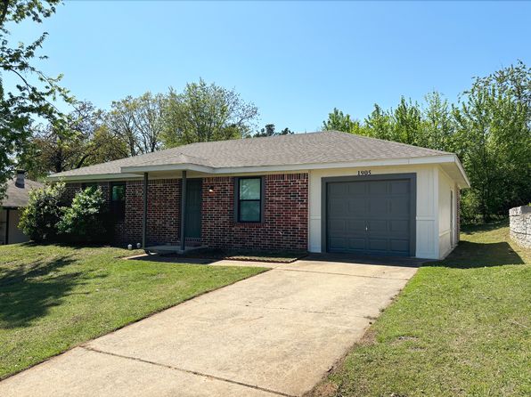 1905 N 29th St, Van Buren, AR 72956