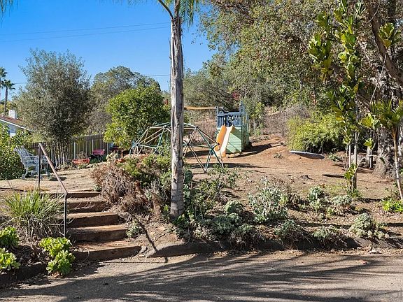 4th image of 1449 Bernita Way