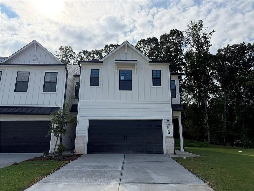 3 bed, 2.5 bath, 1850 sqft, $2,250 — Photo 1