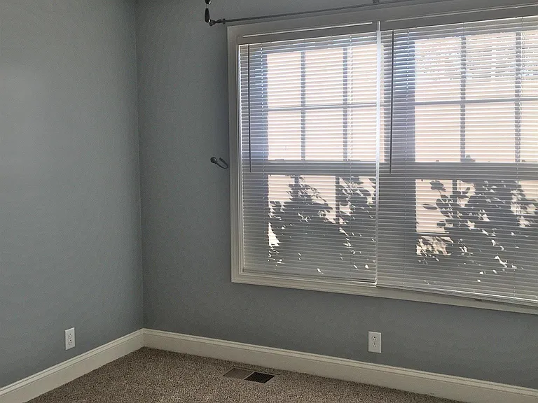 415 Palamino Ln — Photo 8