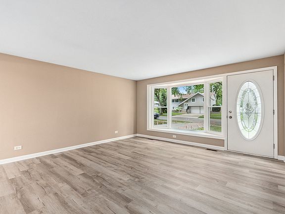 2nd image of 1332 Fairlane Dr