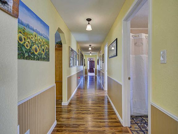 4th image of 107 Beecham Ln