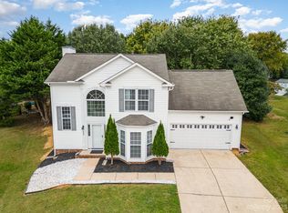 5566 Whisperfield Ln, Charlotte, NC 28215