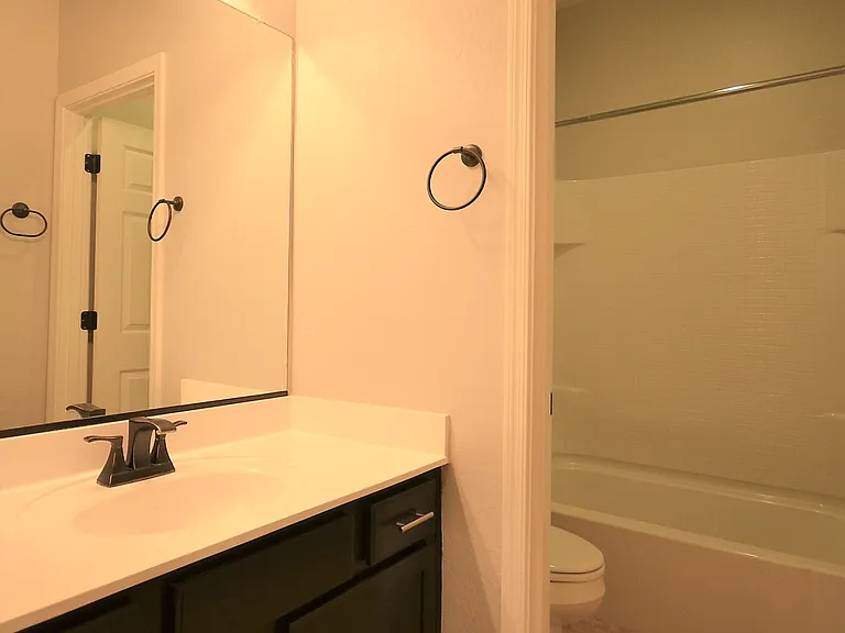 3242 E Rochelle St — Photo 10