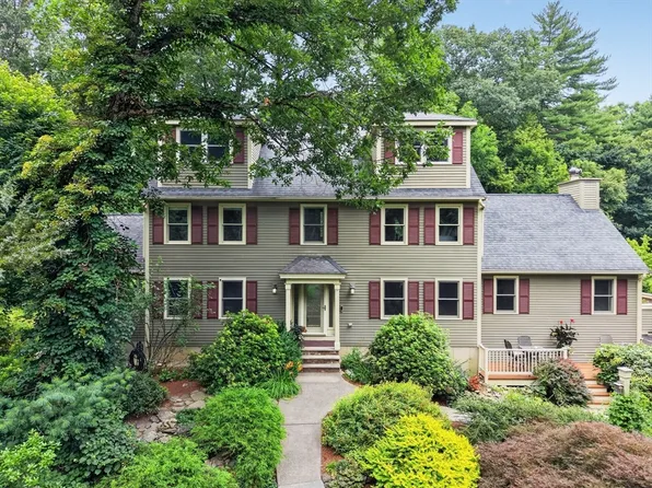 19 Pheasant Ln, Topsfield, MA 01983