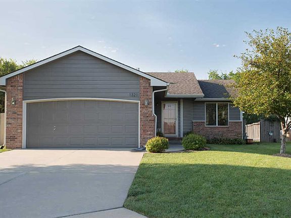2nd image of 1321 W Basswood Dr