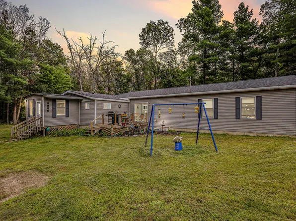 9966 N West County Line Rd, Newaygo, MI 49337