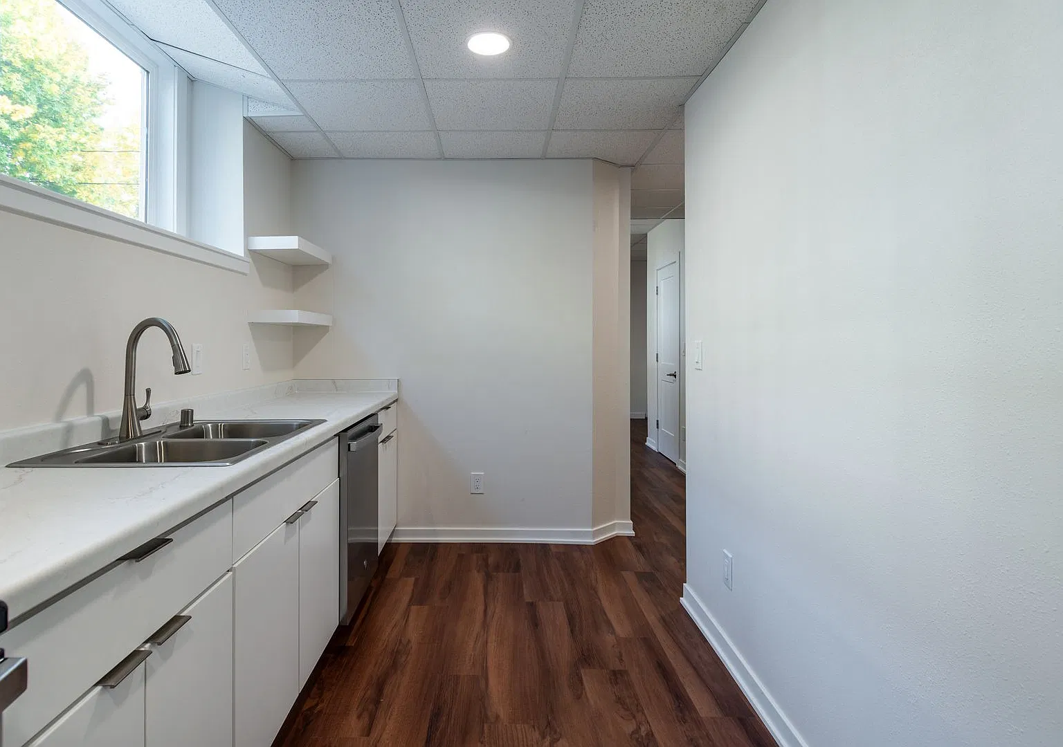 404 Chamberlain — Photo 2