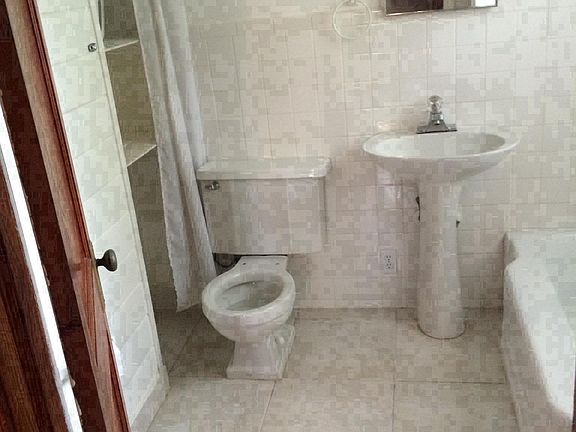 Kitchen Table comes with unit