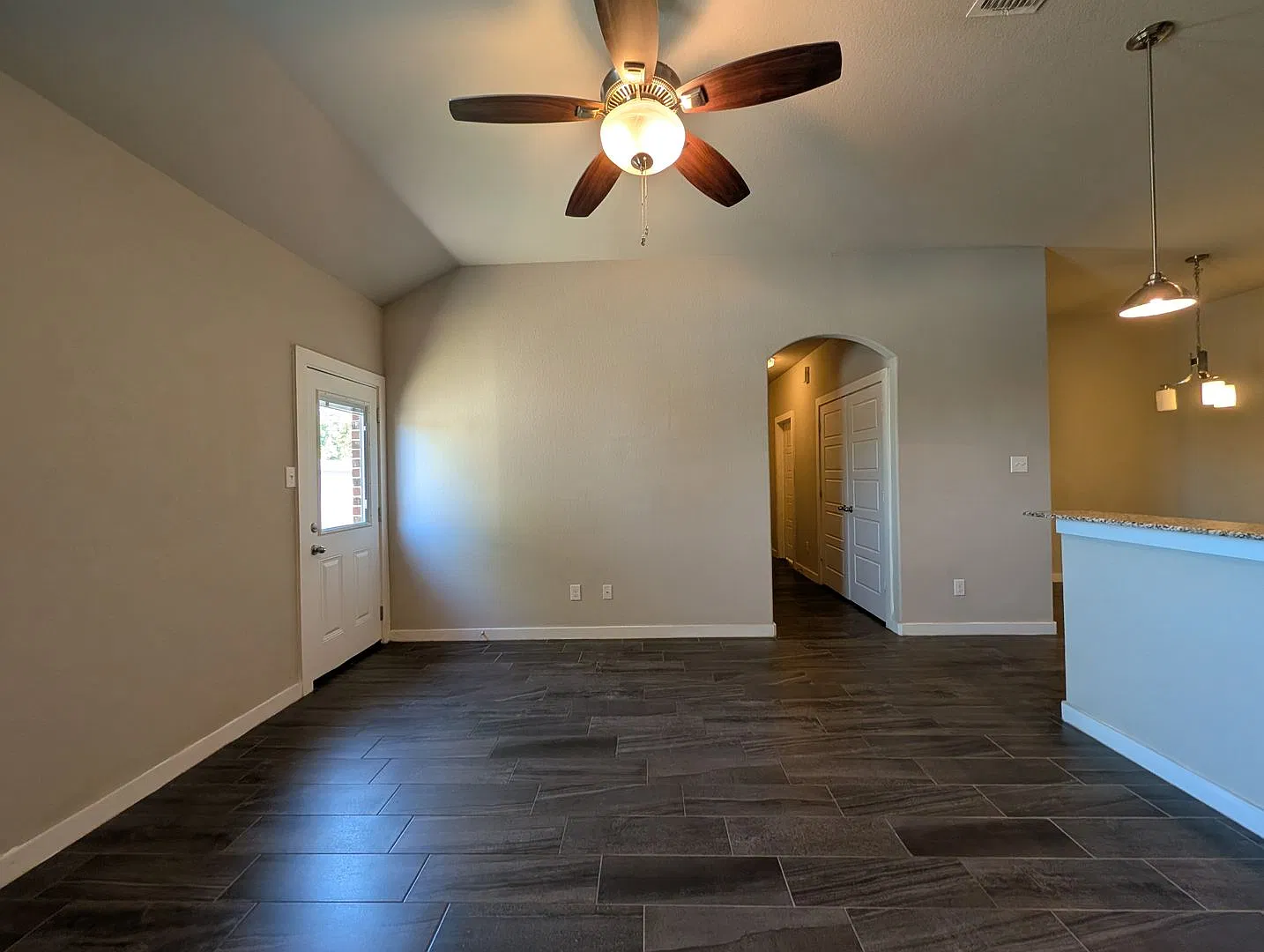 3/2/2 Fridge Included / No Carpet /Xeriscaped Front Yard / Corner Lot / Fenced in Yard / CISD — Photo 3