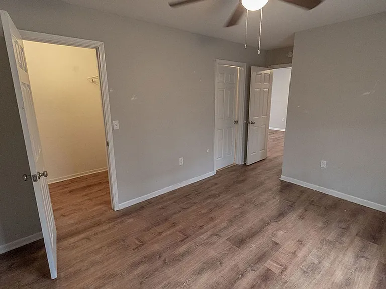 1323-1325 Godas Dr — Photo 38