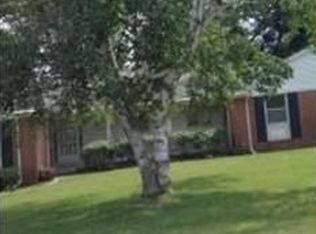 208 Aintree Rd, Rochester, MI 48306