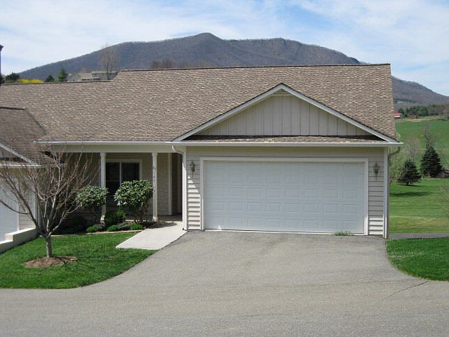 1st image of 147 W Meadow Dr #E3