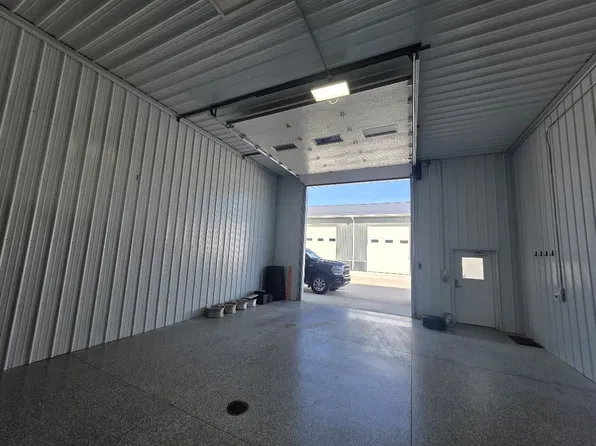 747 Mallwood Building 2-6, Edgerton, WI 53534