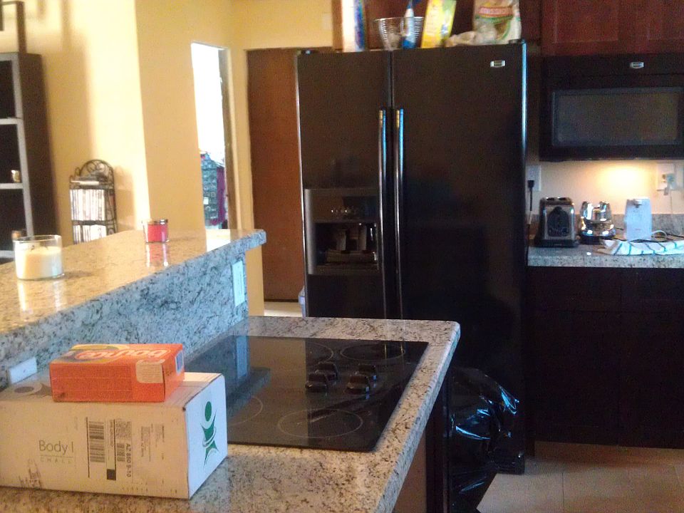 1st image of 322 W Glenrosa Ave