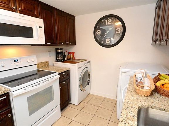 5th image of 3304 Weeping Willow Ln