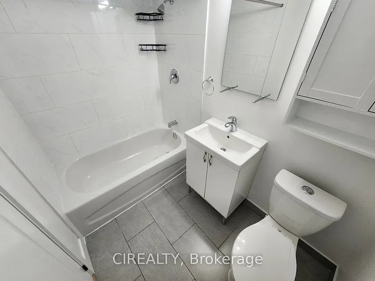 31 Bailey Cres #LOWER — Photo 8