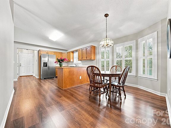 5th image of 107 Timberline Dr