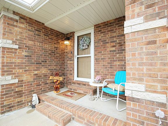 3rd image of 107 Blankenship Court