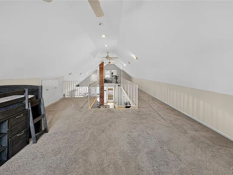 2340 Court St — Photo 22